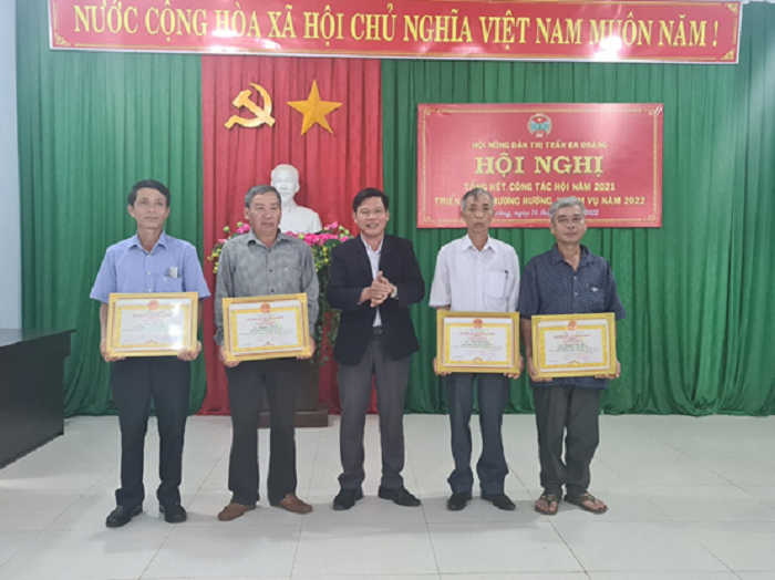 Hội Nông dân  thị trấn Ea Drăng tổ chức Hội nghị tổng kết công tác hội và phong trào nông dân năm 2021.